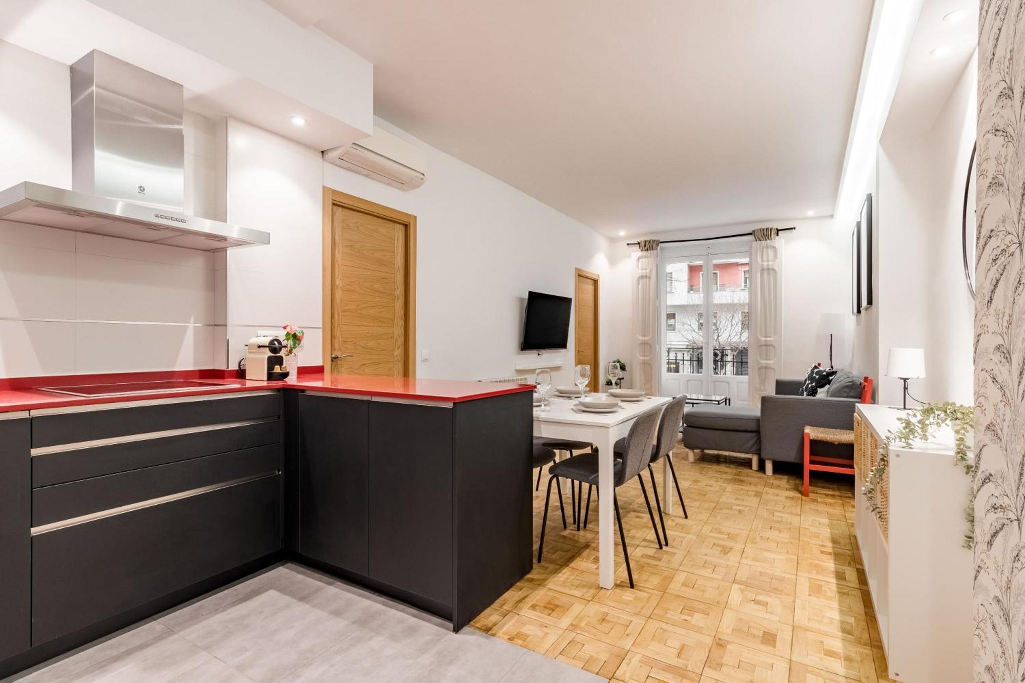 Charming Embajadores Ii - Apartment *