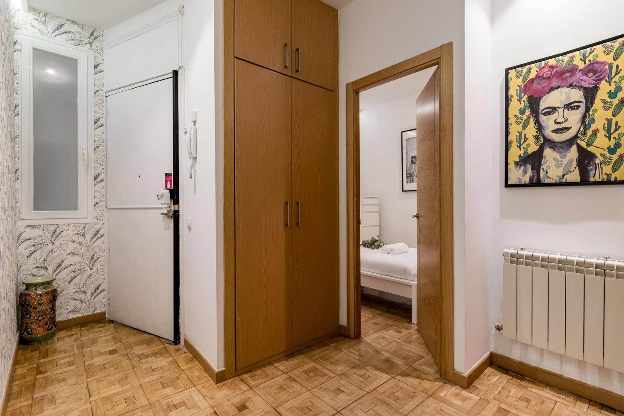 Charming Embajadores Ii - Apartment *
